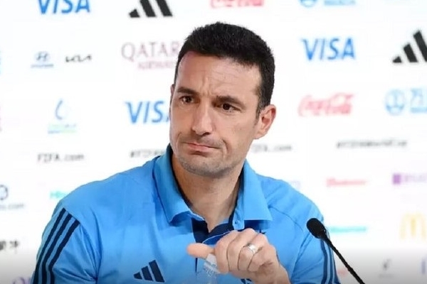 阿根廷國傢隊的現任主教練是誰？